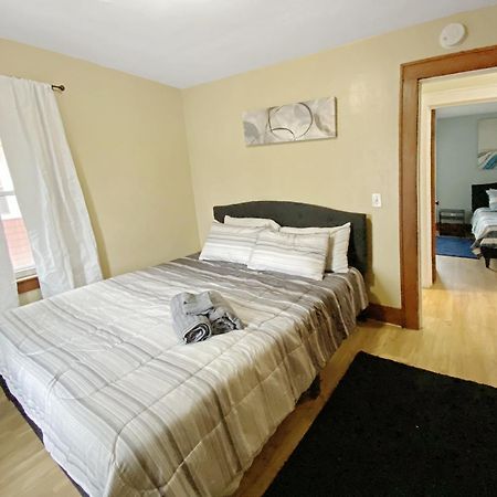Lux 3Br, Steps From Airport, U Of R & Grocery Stores Rochester Bagian luar foto